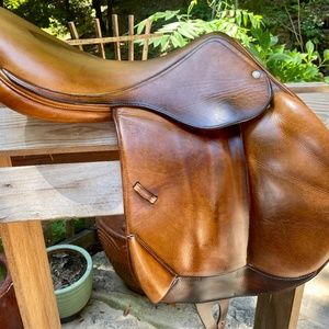 18" Devoucoux Chiberta Monoflap Jump Saddle 4.5"/medium tree